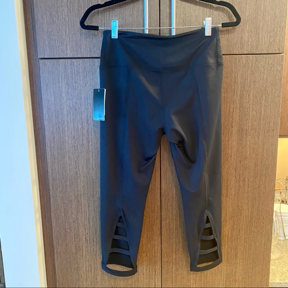 Z by Zella High-Waist Black Capri Leggings